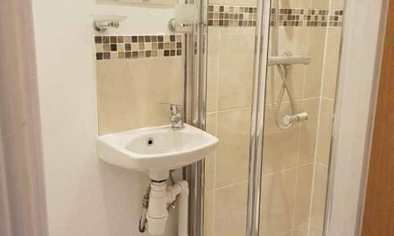 Large Double Ensuite...