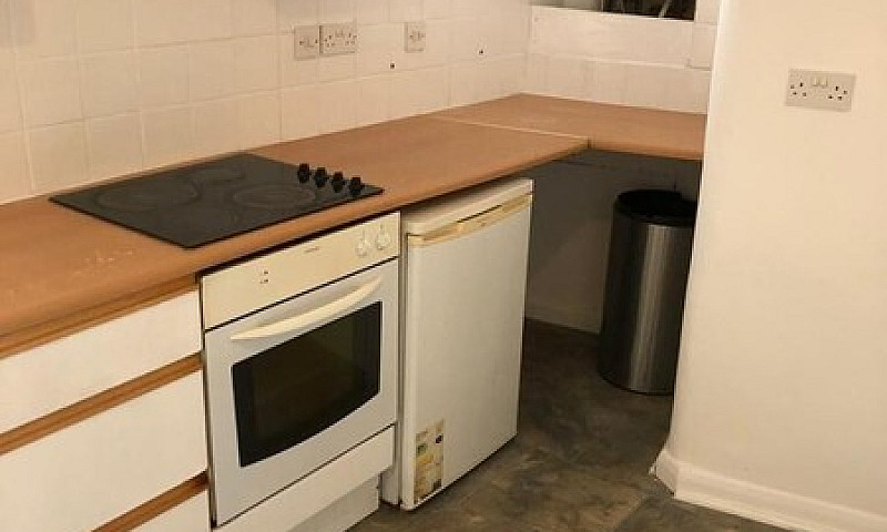 Large 3 Bedroom Vict...