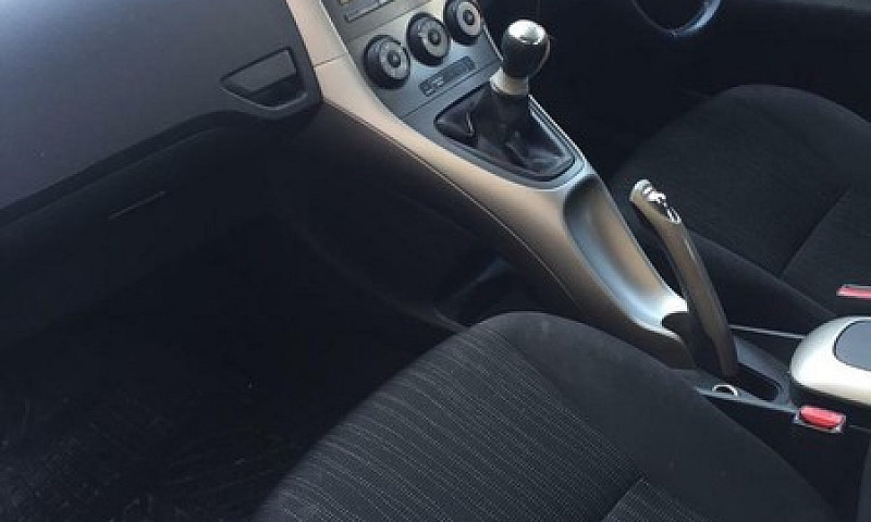 Toyota Auris 1.6   2...