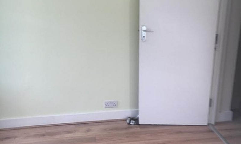 One Bedroom Flat In ...