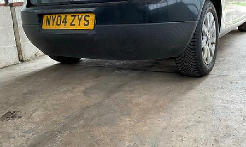 Vw Golf Mk5 1.6 Fsi...