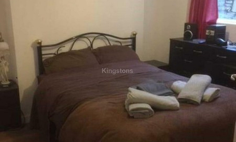 1 Bedroom Flat In Ri...