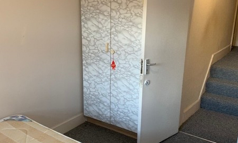 Spacious 3 Bed House...