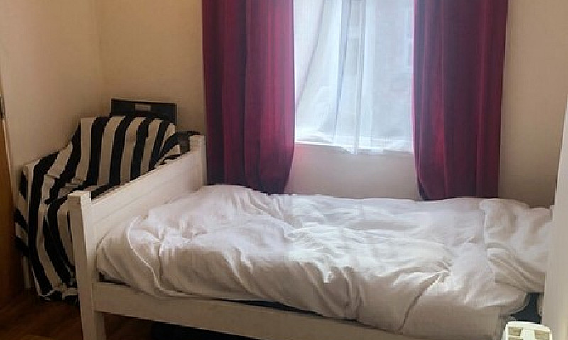 One Bed Self Contain...