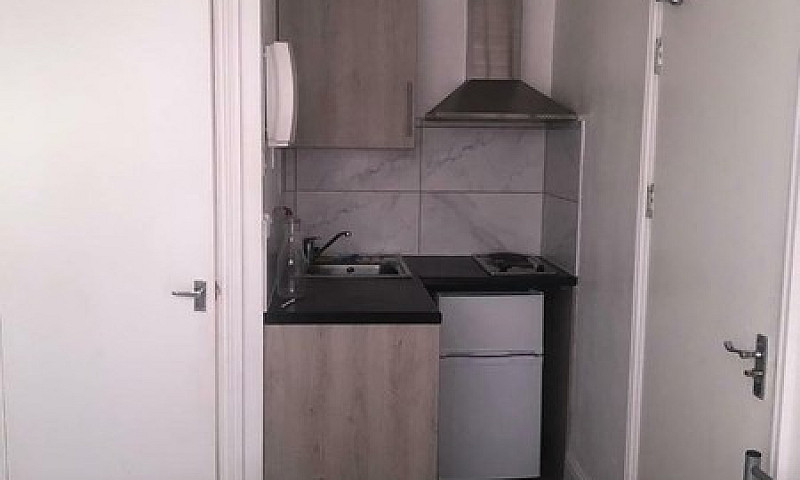 Studio Flat ...