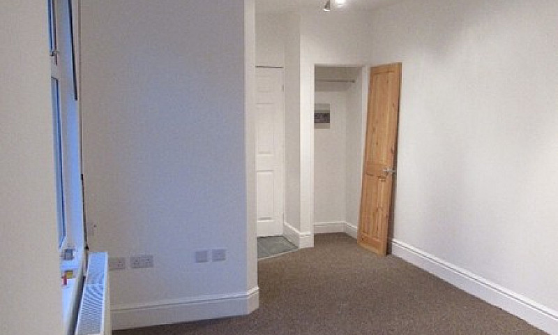 1 Bedroom Newly Refu...