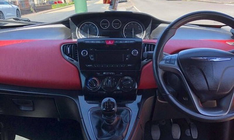 2012 Chrysler Yipsil...