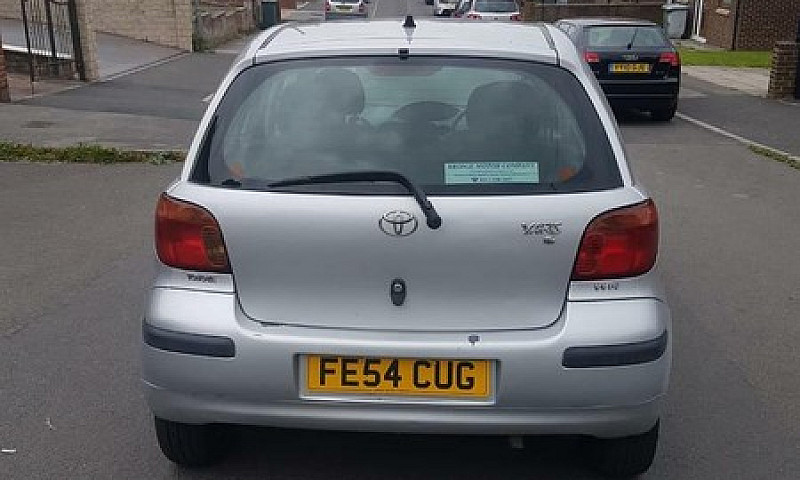 Toyota Yaris 1.0 Vvt...