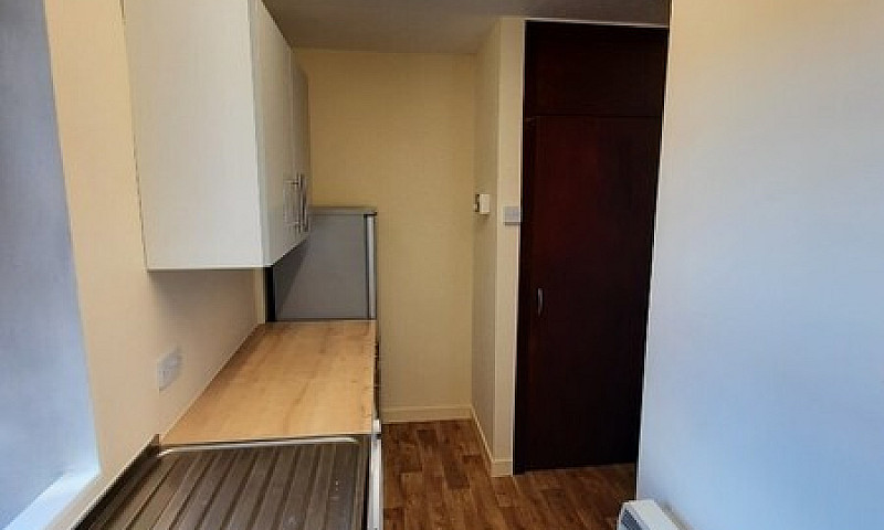 2 Bedroom Flat To Re...