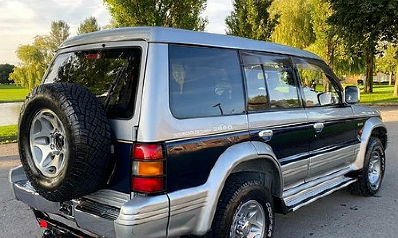 Mitsubishi Pajero 2....