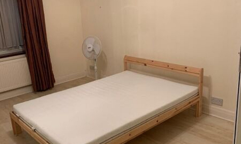 Room For Rent Includ...