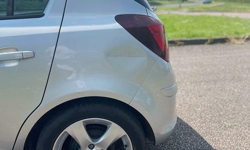 * Vauxhall Corsa 1.2...