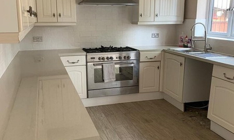 3 Bedroom House To L...