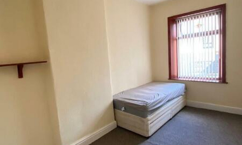 Large 3 Bed Terrace ...
