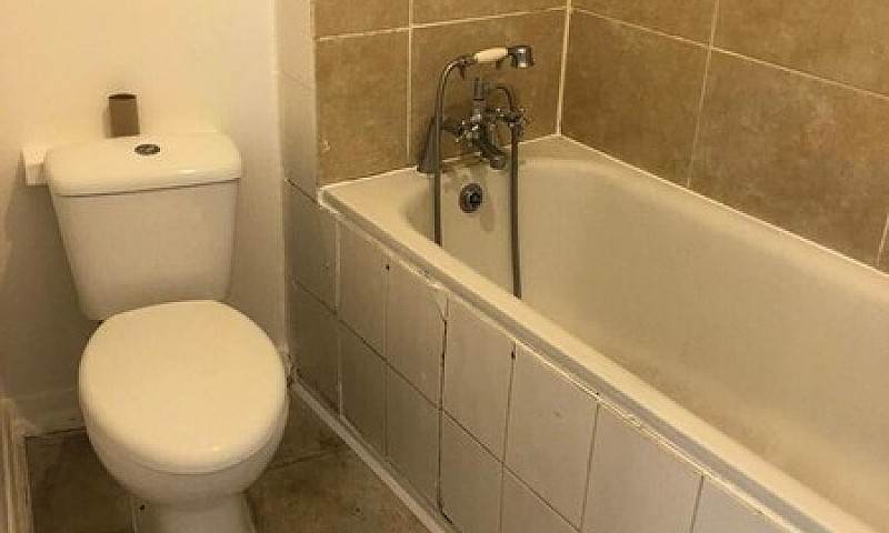 Large 3 Bedroom Vict...