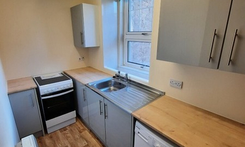 2 Bedroom Flat To Re...