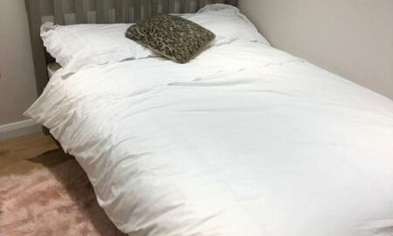 One Bed Apartment Av...
