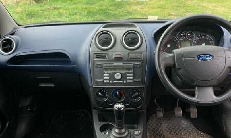 Ford Fiesta Style 1....