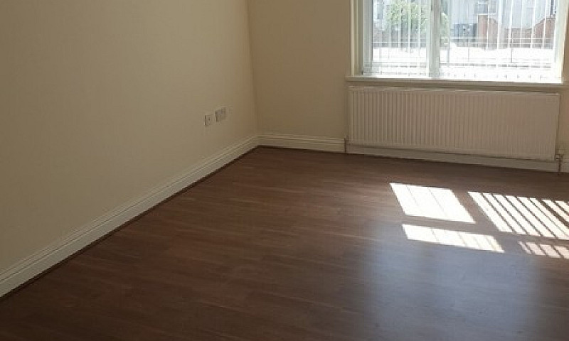 3 Bed 2 Bath Flat Fo...