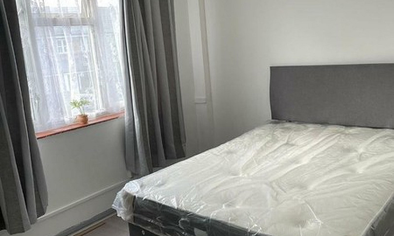 Room To Rent ...