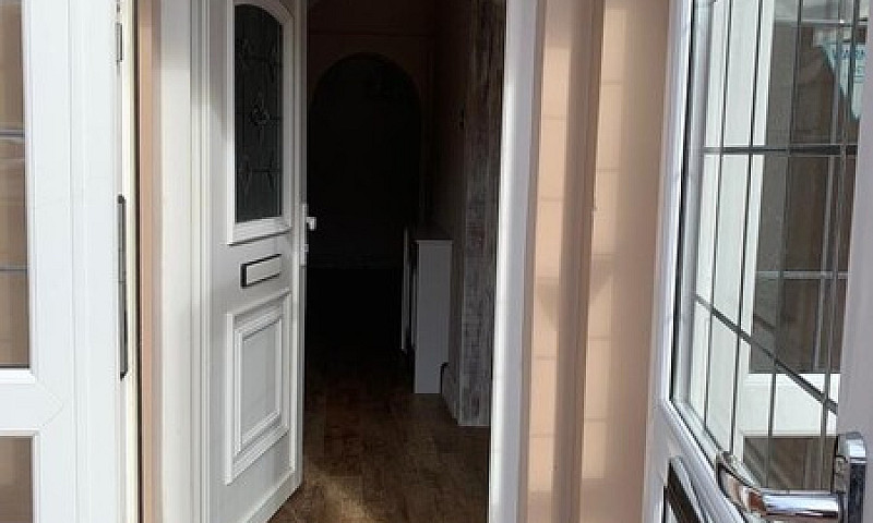 3 Bedroom House To L...