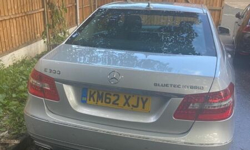Mercedes-Benz, E Cla...