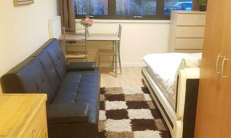 Studio Flat In 2 Min...
