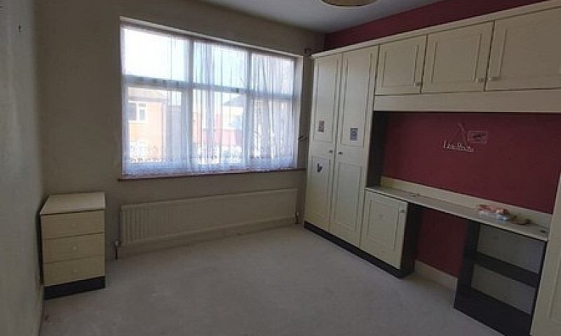 Spacious 3 Bed House...