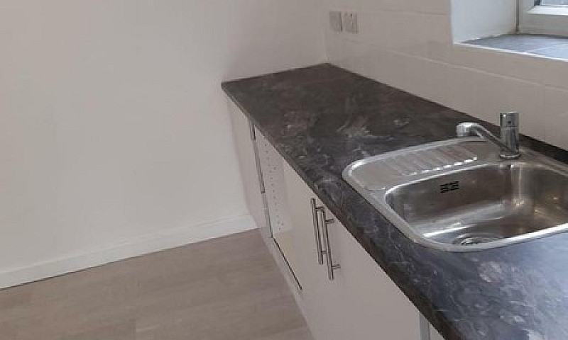 A Huge Studio Flat I...