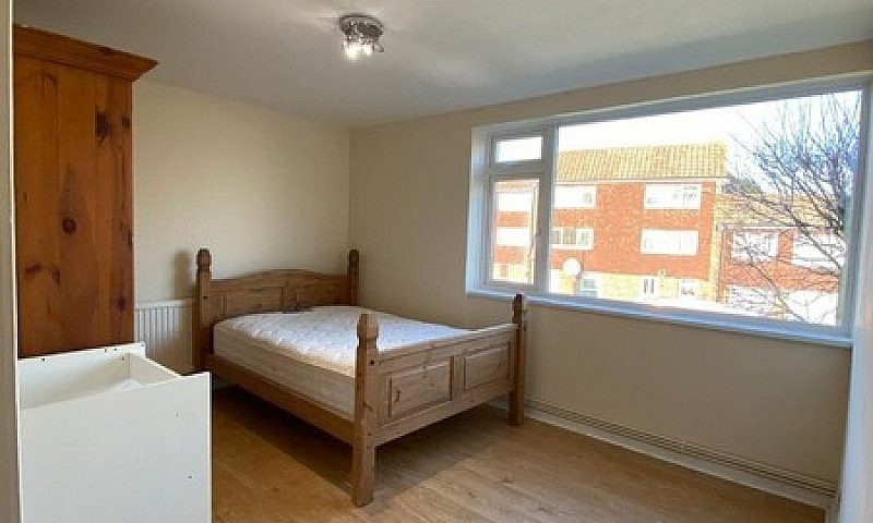 Beautiful 2 Bed Flat...