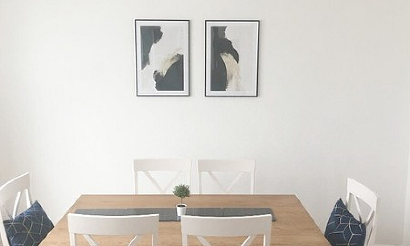 Modern 4 Bed House T...