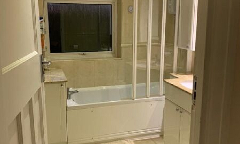 Room For Rent Includ...