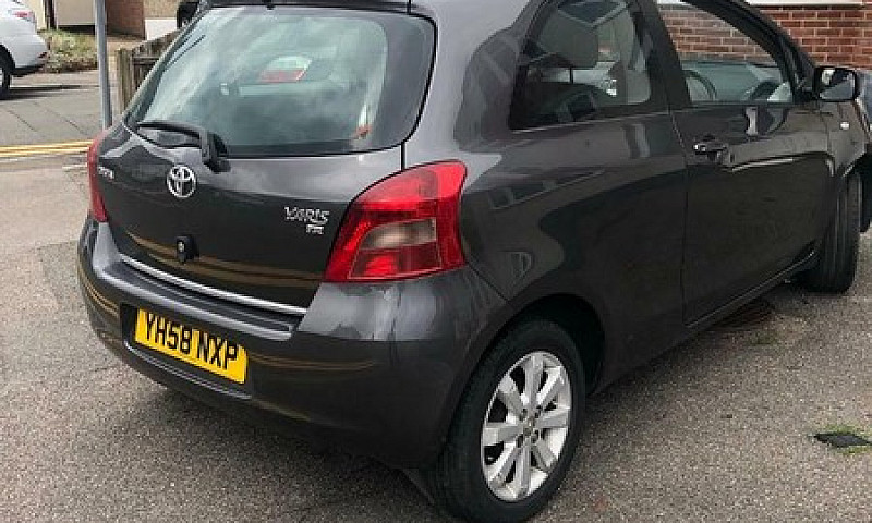 2008 Toyota Yaris 1....