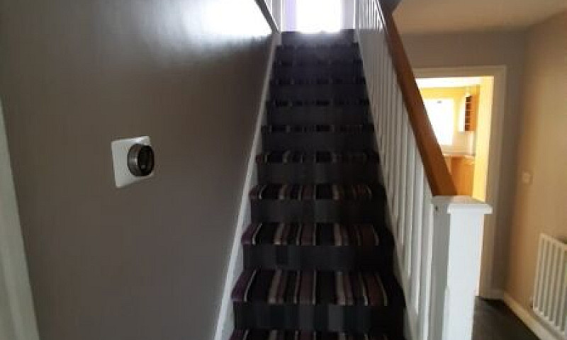 Large 4 Bed House Fo...