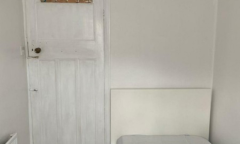Large Double Bedroom...