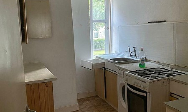 1 Bedroom Flat For S...