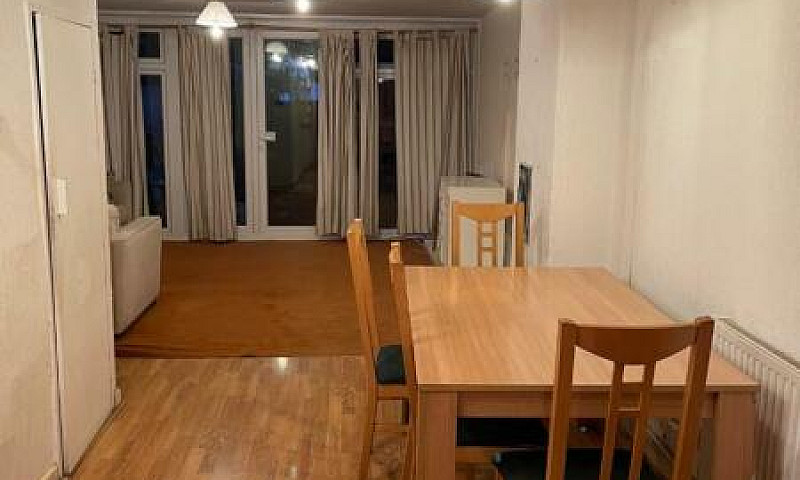 3 Bedroom House To R...