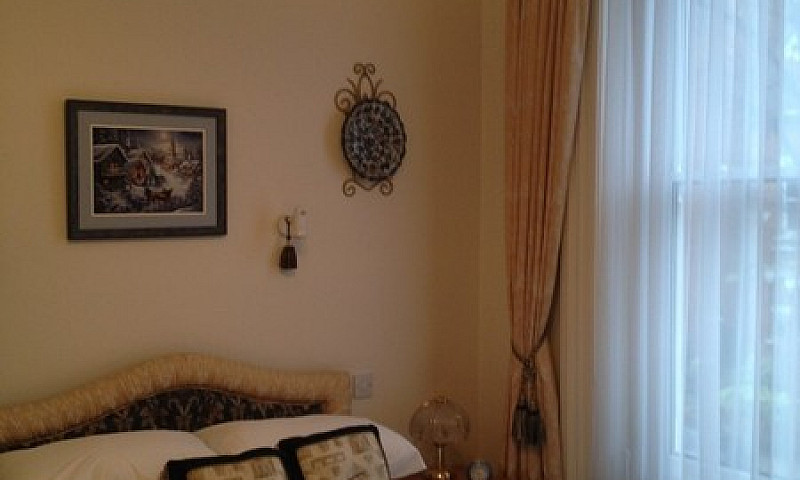 Ph3 – Spacious Brigh...