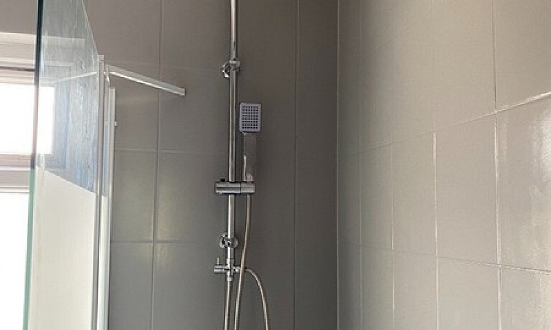 Newly Renovated 3 Be...