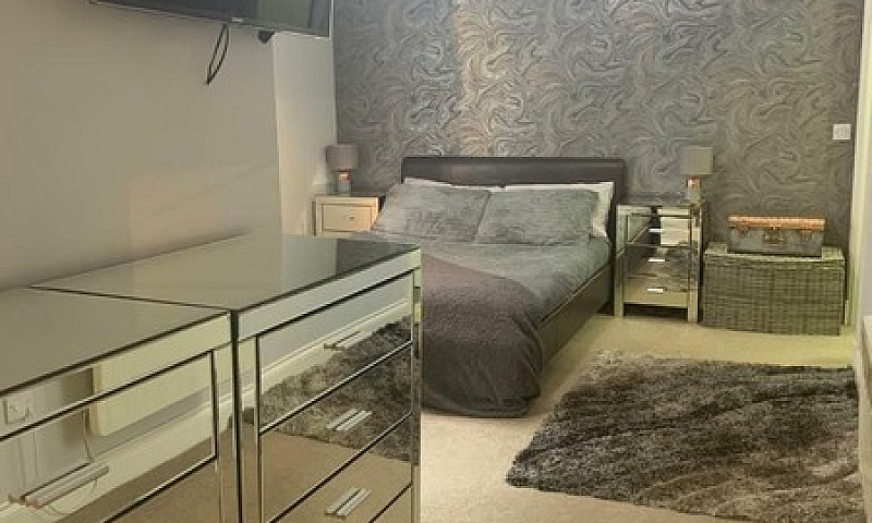Beautiful 2 Bed 2 Ba...