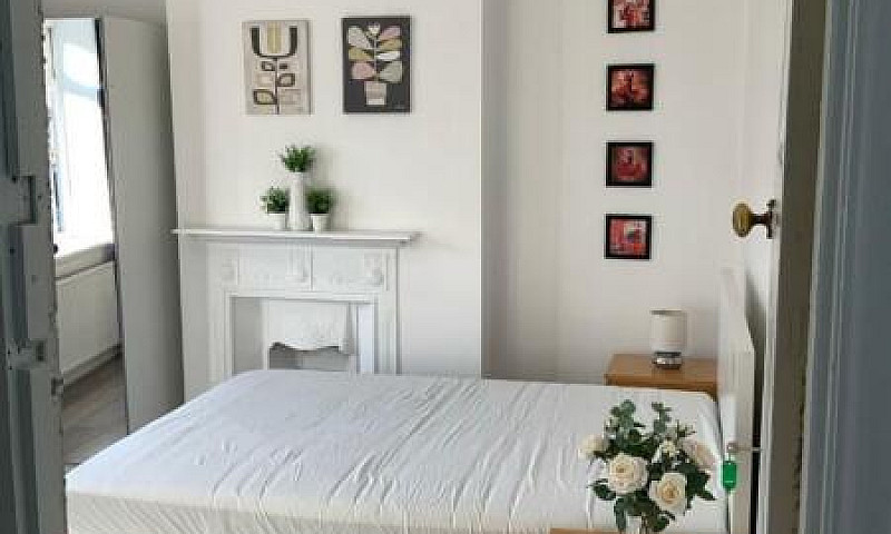 Large Double Bedroom...