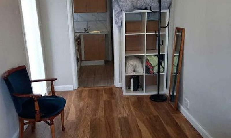 Studio Flat In High ...