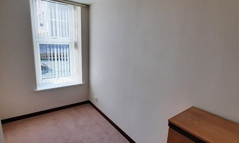 2 Bedroom Flat To Re...