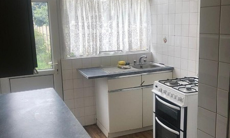 3 Bedroom Terraced H...
