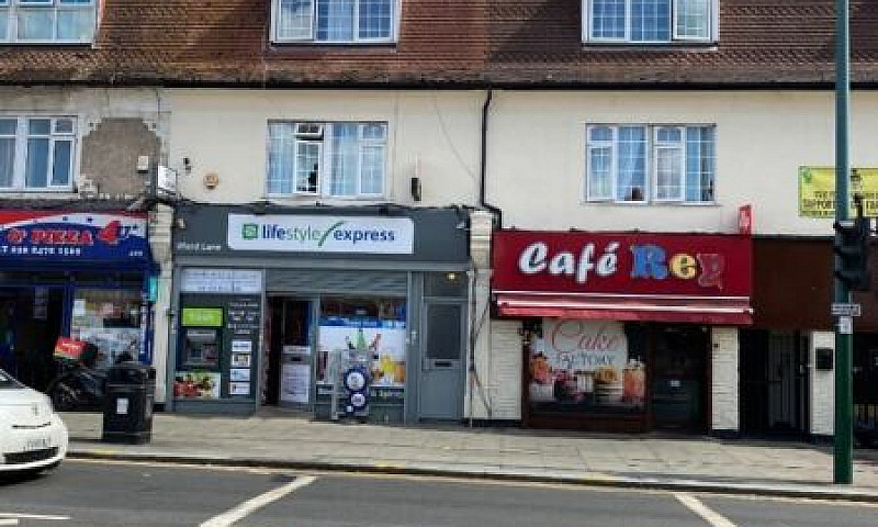 Flat To Let On Ilfor...