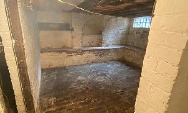 3 Bedroom Terraced H...