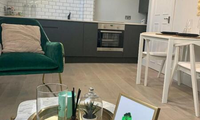 2 Bedroom Flat In 2 ...