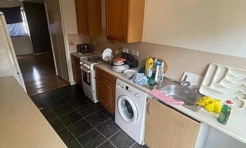 4 Rooms House + Open...