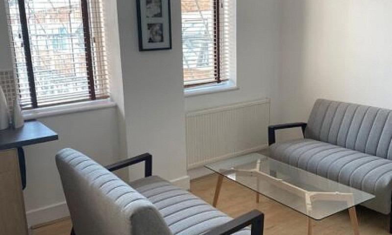 Spacious 2 Bed Flat ...