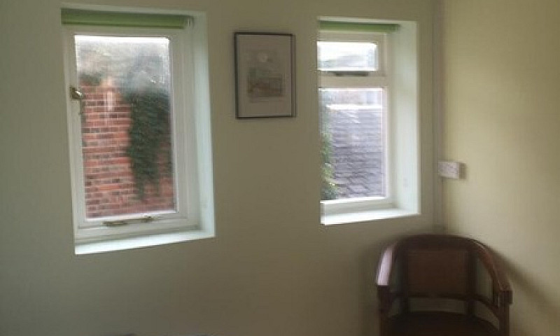 One Bedroom Flat In ...